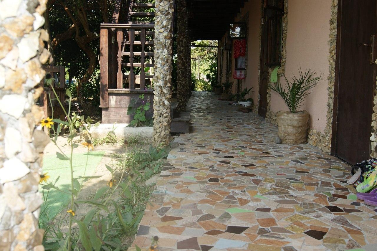 Guest House Lev 皮聪达 外观 照片
