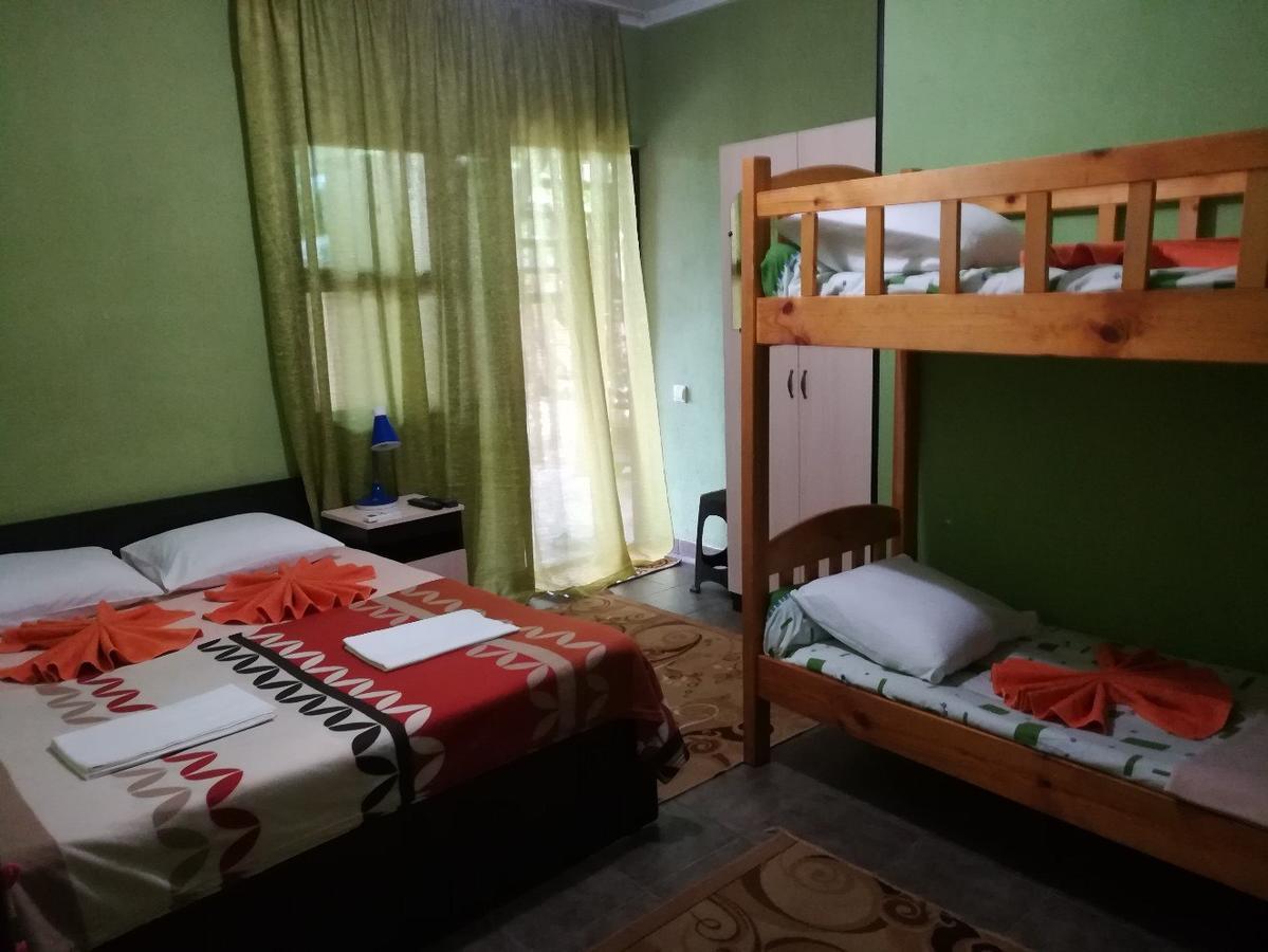 Guest House Lev 皮聪达 外观 照片