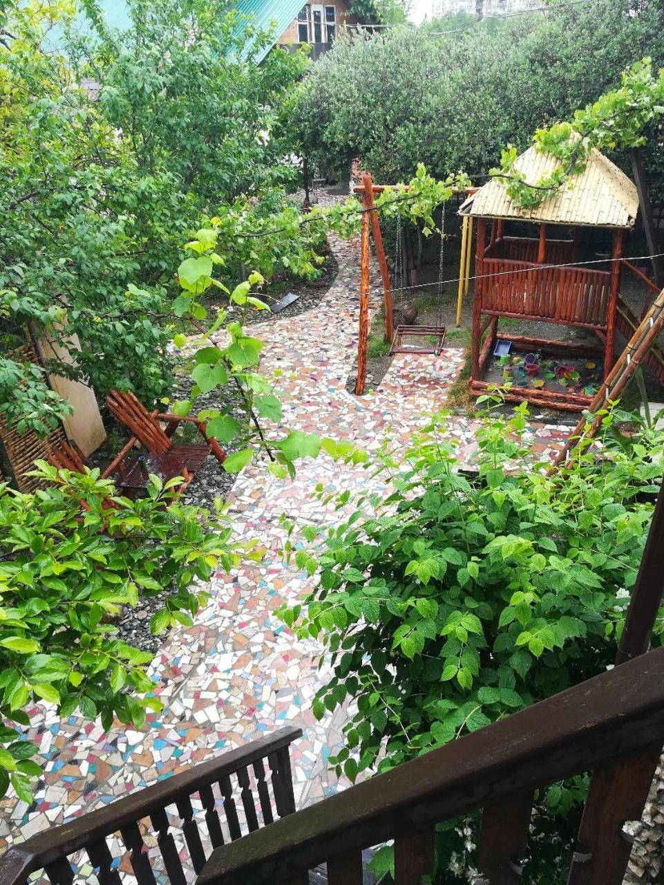 Guest House Lev 皮聪达 外观 照片