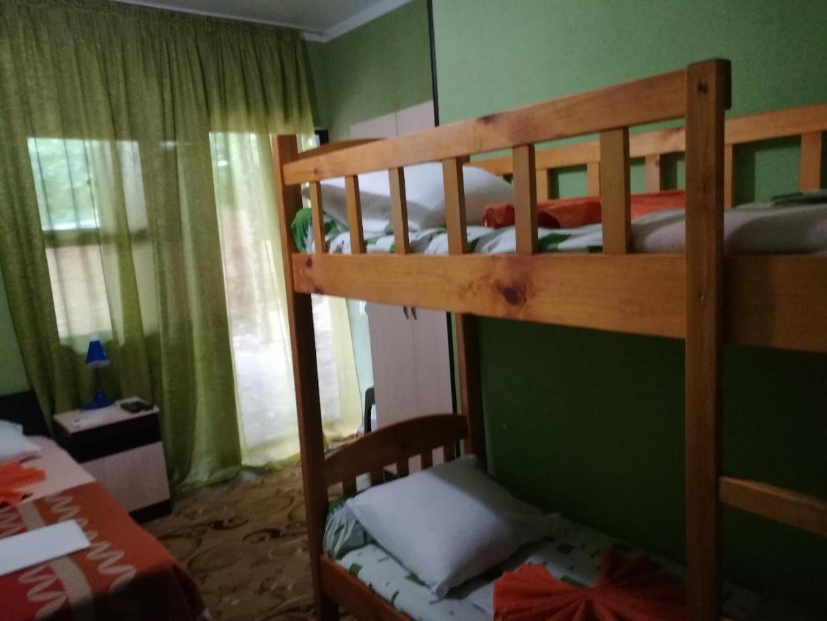 Guest House Lev 皮聪达 外观 照片